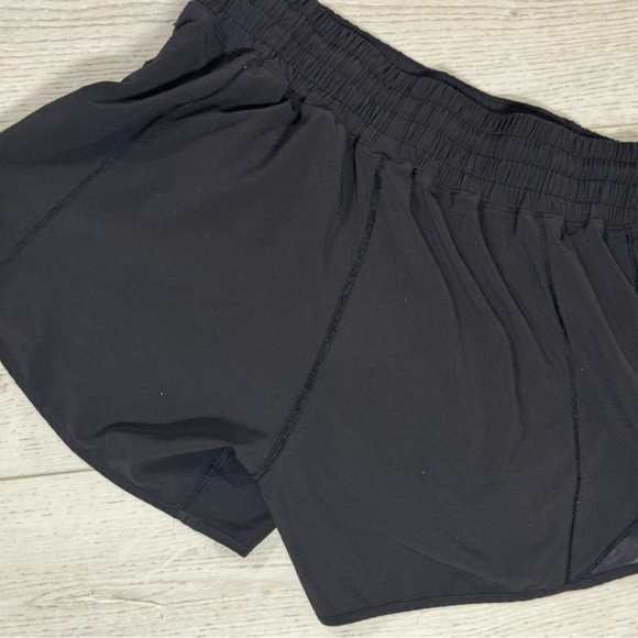 Women’s lululemon shorts - Picture 4 of 4